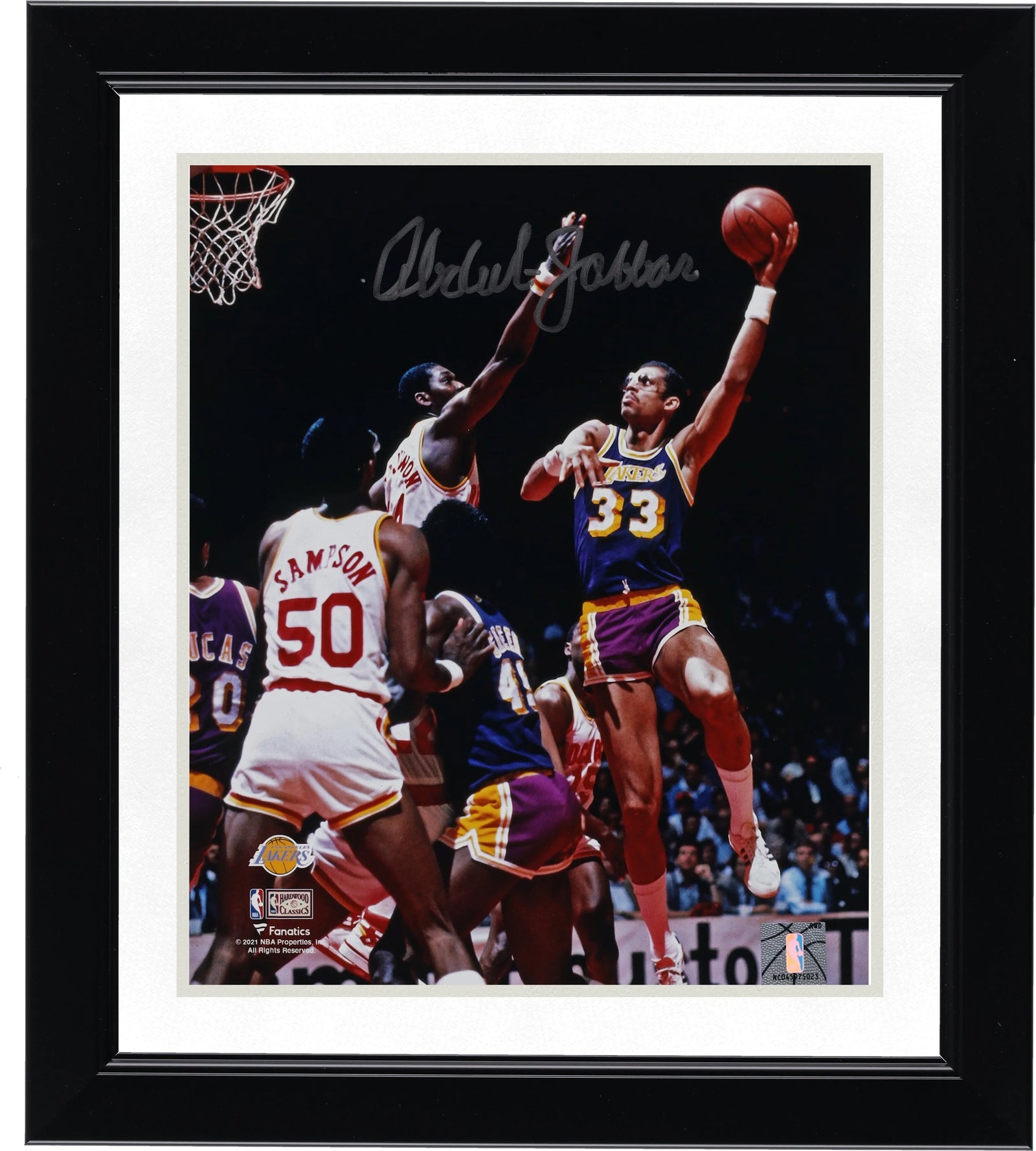 Kareem Abdul-Jabbar Signed 8 x 10 Photograph | Sky Hook vs. Houston Rockets