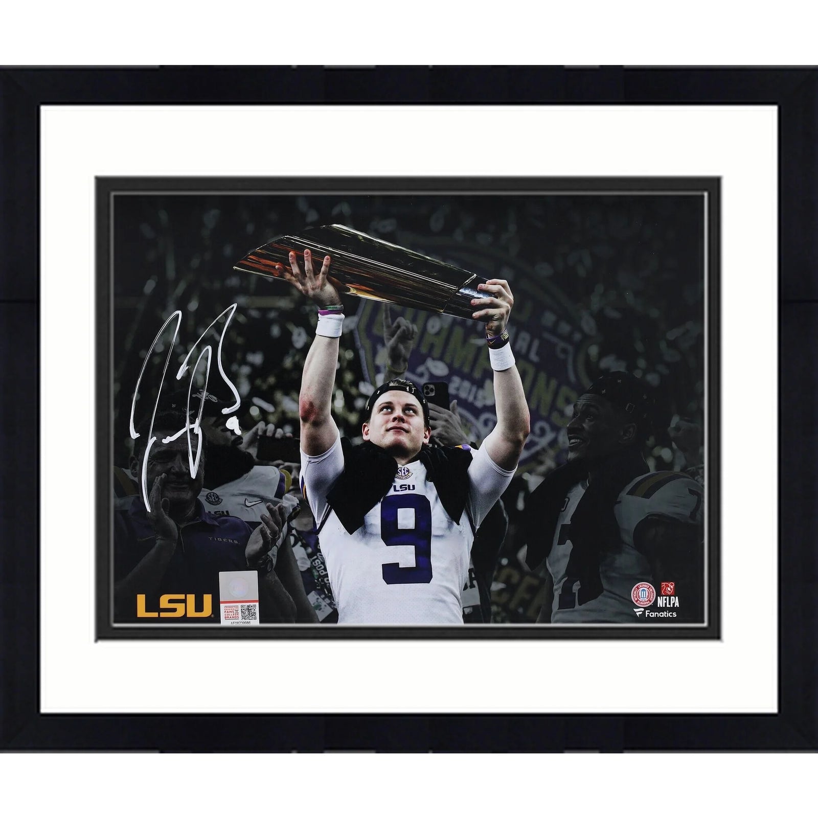 Joe Burrow Signed LSU Tigers 8 x 10 Photograph | Trophy Moment