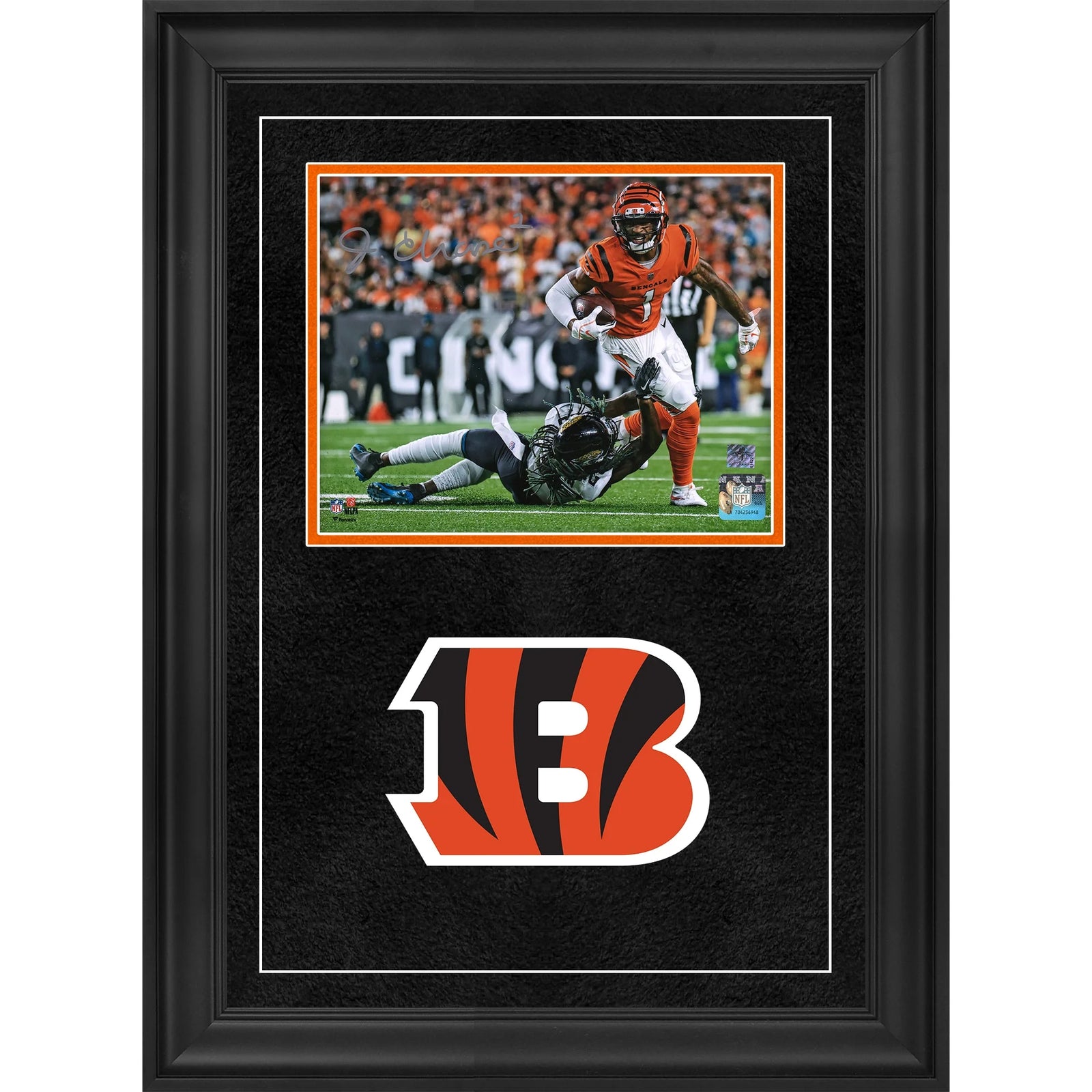 Ja'Marr Chase Signed 8 x 10 Photograph | Cincinnati Bengals Breaking Tackle