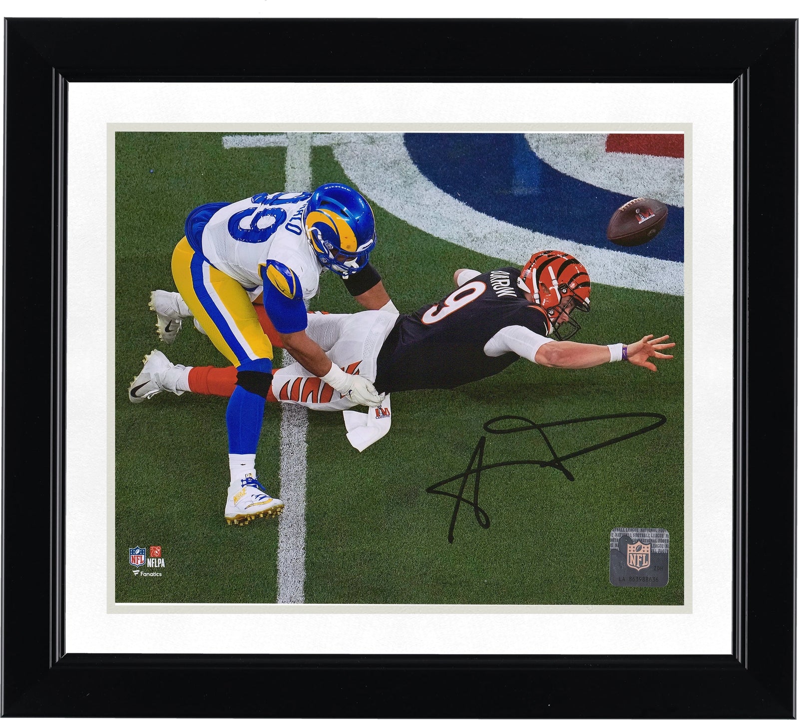 Aaron Donald Signed 8 x 10 Super Bowl LVI Champions Photograph | Rams