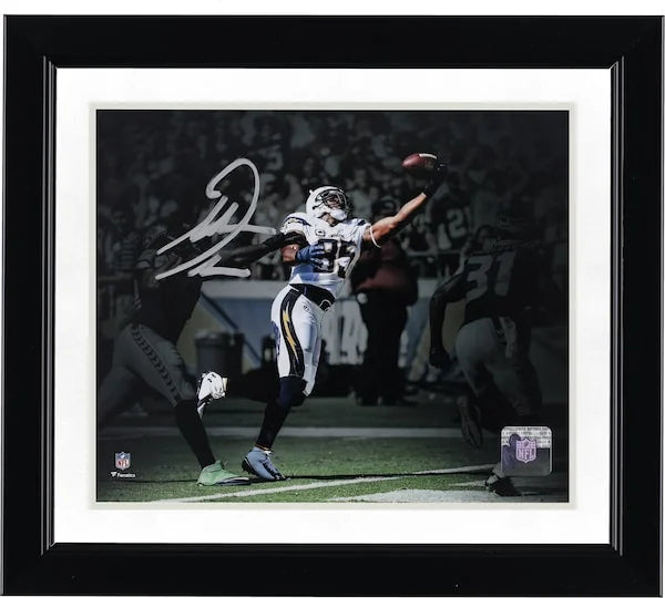 Antonio Gates Signed 8 x 10 One Handed Catch Photo | Chargers