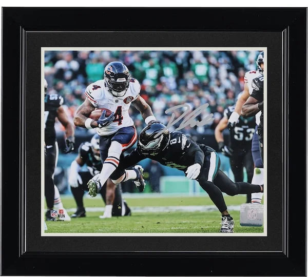 D'Andre Swift Signed 8 x 10 Photo | Stiff Arm vs. Eagles