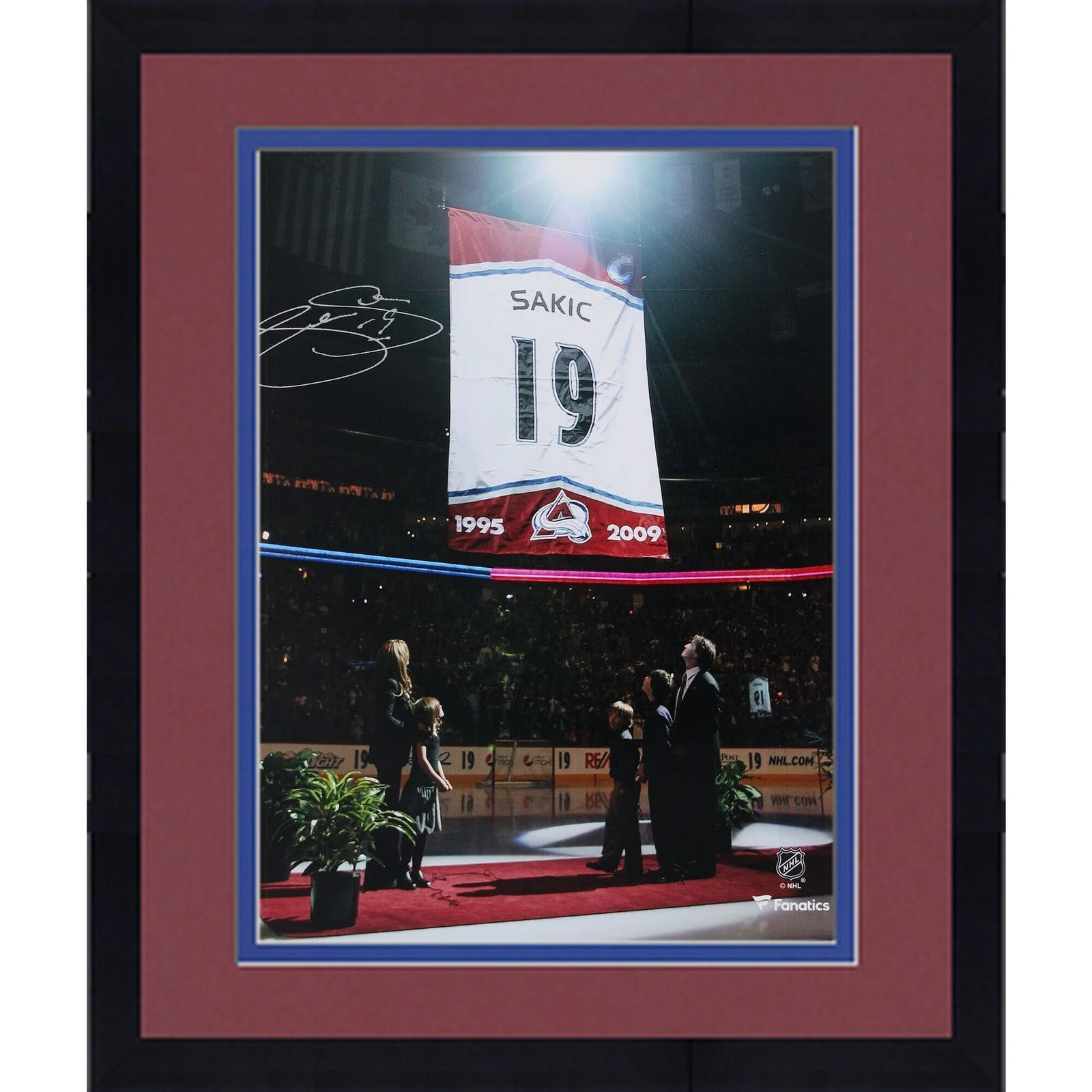 Joe Sakic Signed 8 x 10 Jersey Retirement Night Photograph | Colorado Avalanche