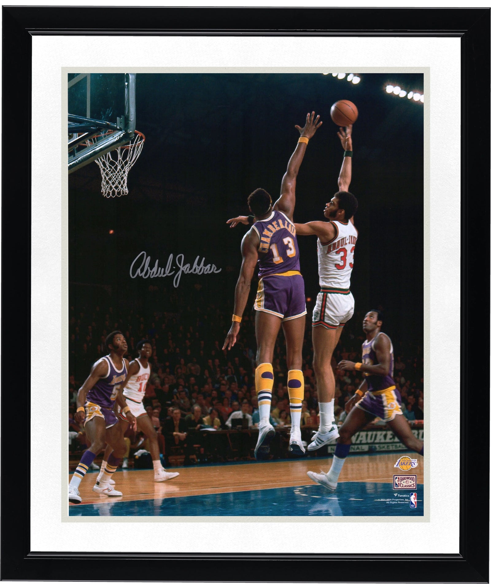 Kareem Abdul-Jabbar Signed 16 x 20 Sky Hook Photograph | Milwaukee Bucks