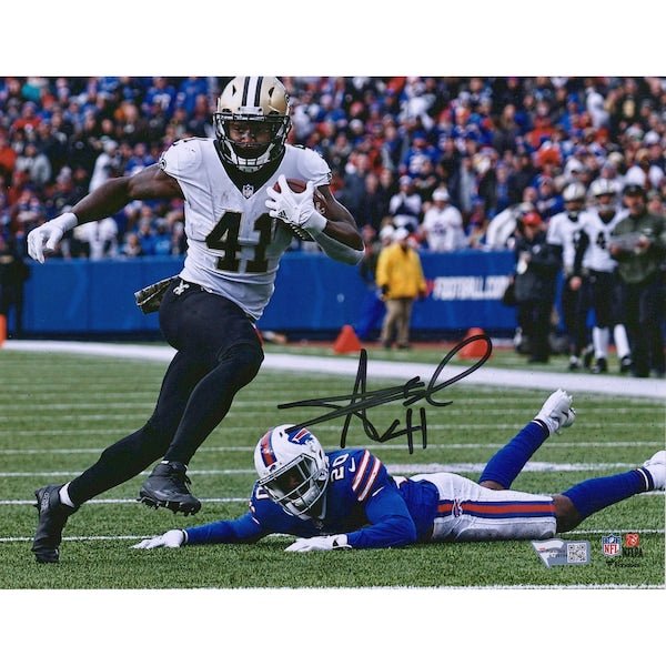 Alvin Kamara New Orleans Saints Fanatics Authentic Autographed 8" x 10" White Horizontal Photograph - The Ballers Bank