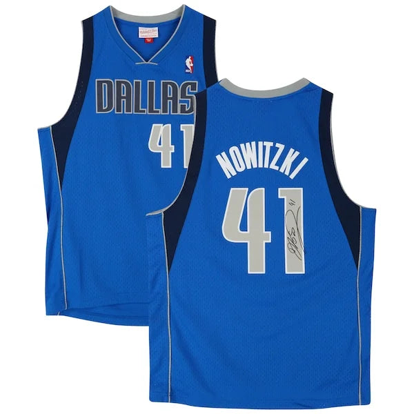 Dirk Nowitzki Signed Dallas Mavericks Jersey | Mitchell & Ness 2010-2011
