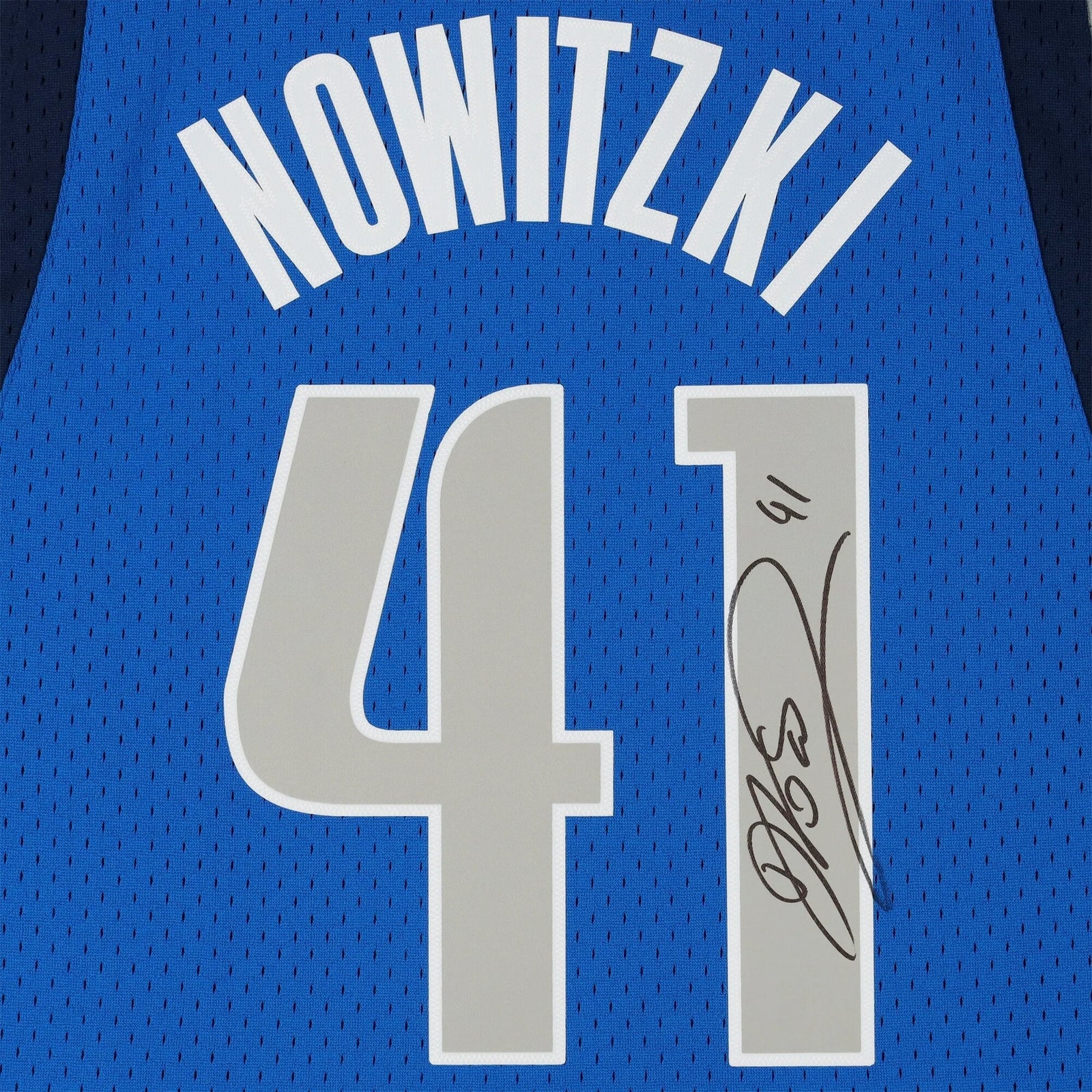 Dirk Nowitzki Signed Dallas Mavericks Jersey | Mitchell & Ness 2010-2011