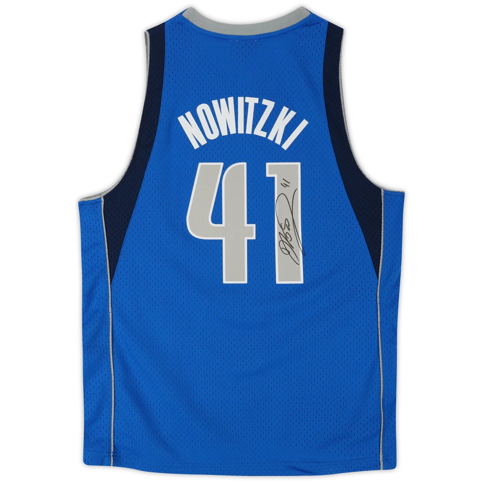 Dirk Nowitzki Signed Dallas Mavericks Jersey | Mitchell & Ness 2010-2011