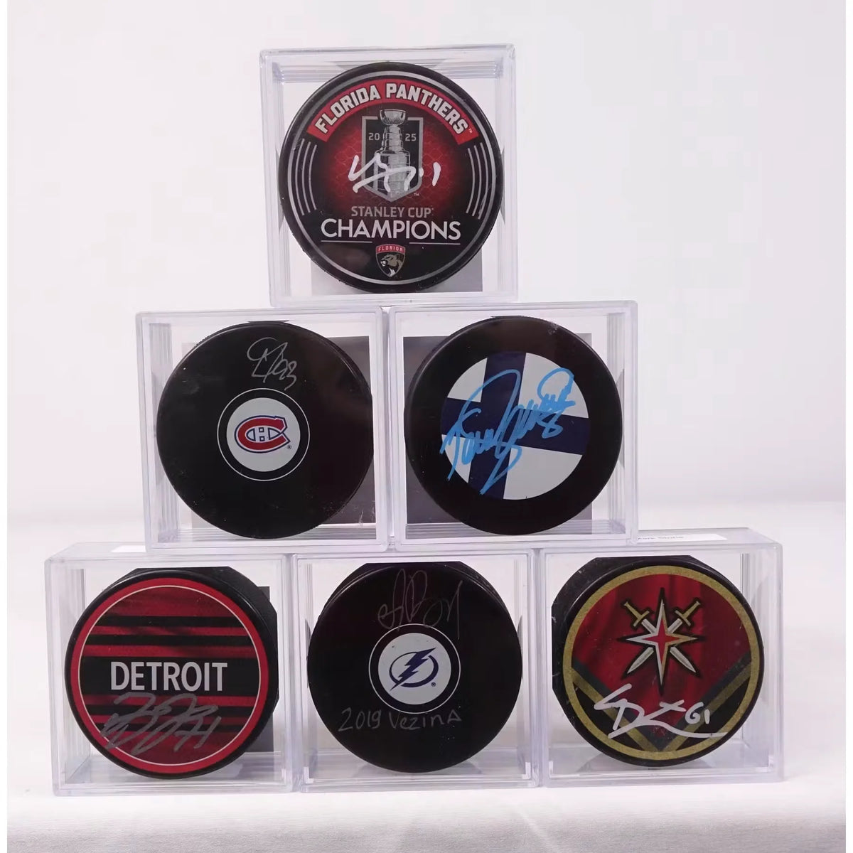 2026-27 Hit Parade Autographed Hockey Puck Series 3 Hobby Box | Frozen Dozen | P5176836