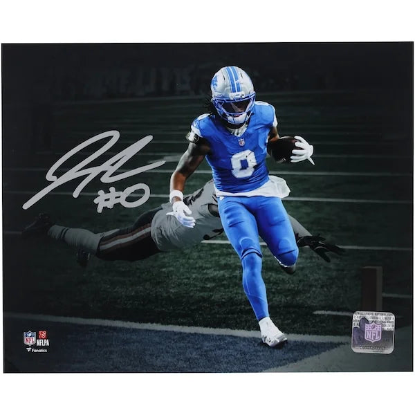 Jahmyr Gibbs Signed 8 x 10 Touchdown Spotlight Photo | Detroit Lions