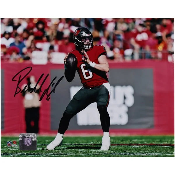 Baker Mayfield Signed 8 x 10 Throwing Photo | Tampa Bay Buccaneers | W08FBMA0193