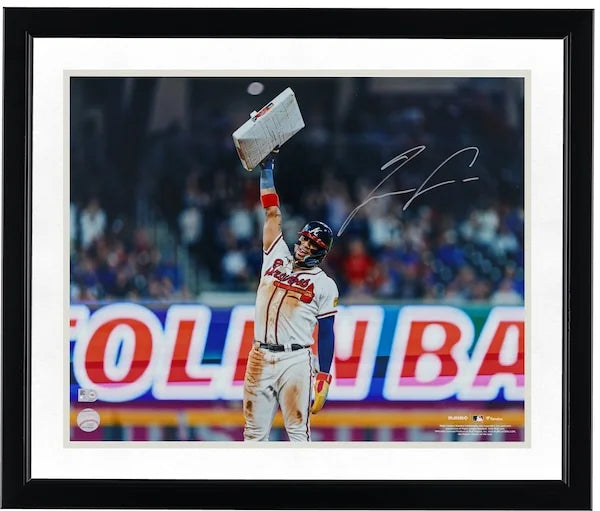 Ronald Acuña Jr. Signed 16 x 20 Photograph | Braves Holding Base