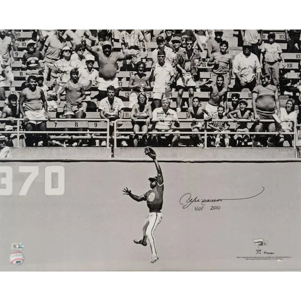 Andre Dawson Signed 16 x 20 Photograph | Cubs Catch at the Wall HOF 2010