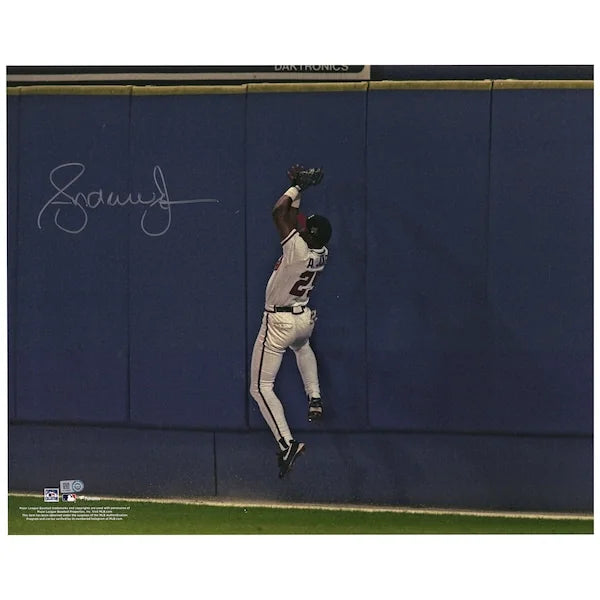 Andruw Jones Signed 16 x 20 Jumping Catch Photograph | Braves