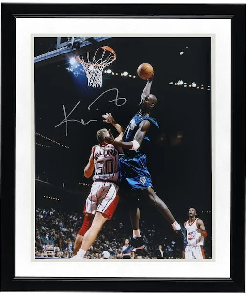 Kevin Garnett Signed Timberwolves 16 x 20 Photo | One-Handed Dunk