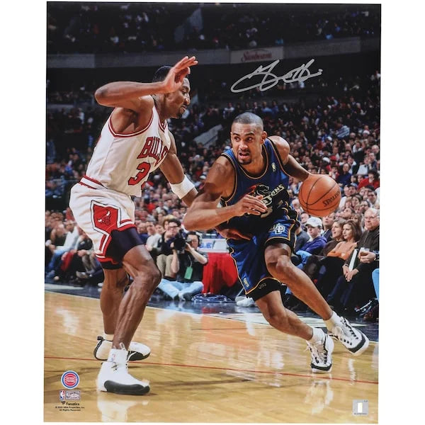 Grant Hill Signed Detroit Pistons 16 x 20 Photo | Driving to the Basket