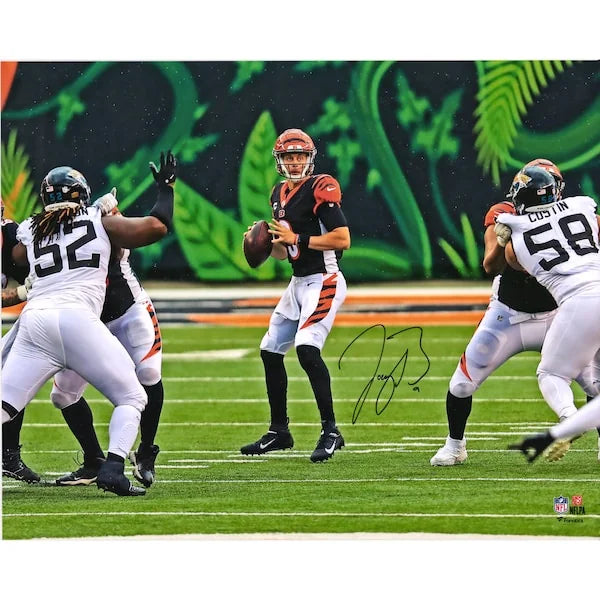 Joe Burrow Signed 16 x 20 Photograph | Cincinnati Bengals Jersey