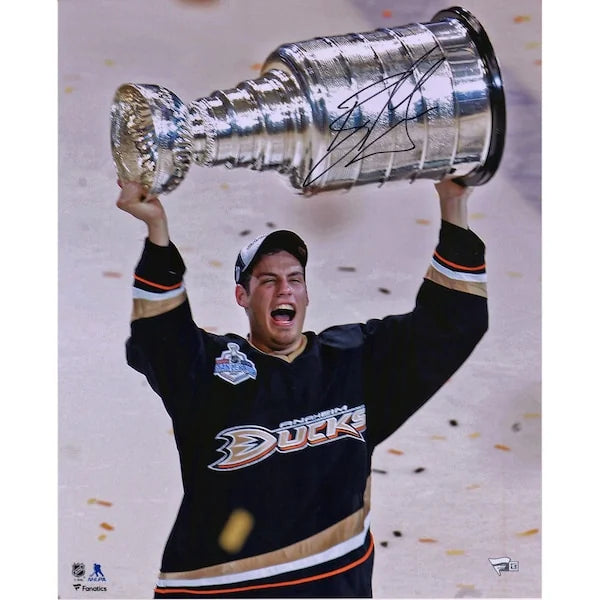 Ryan Getzlaf Signed Ducks 16 x 20 Photograph | Raising Cup