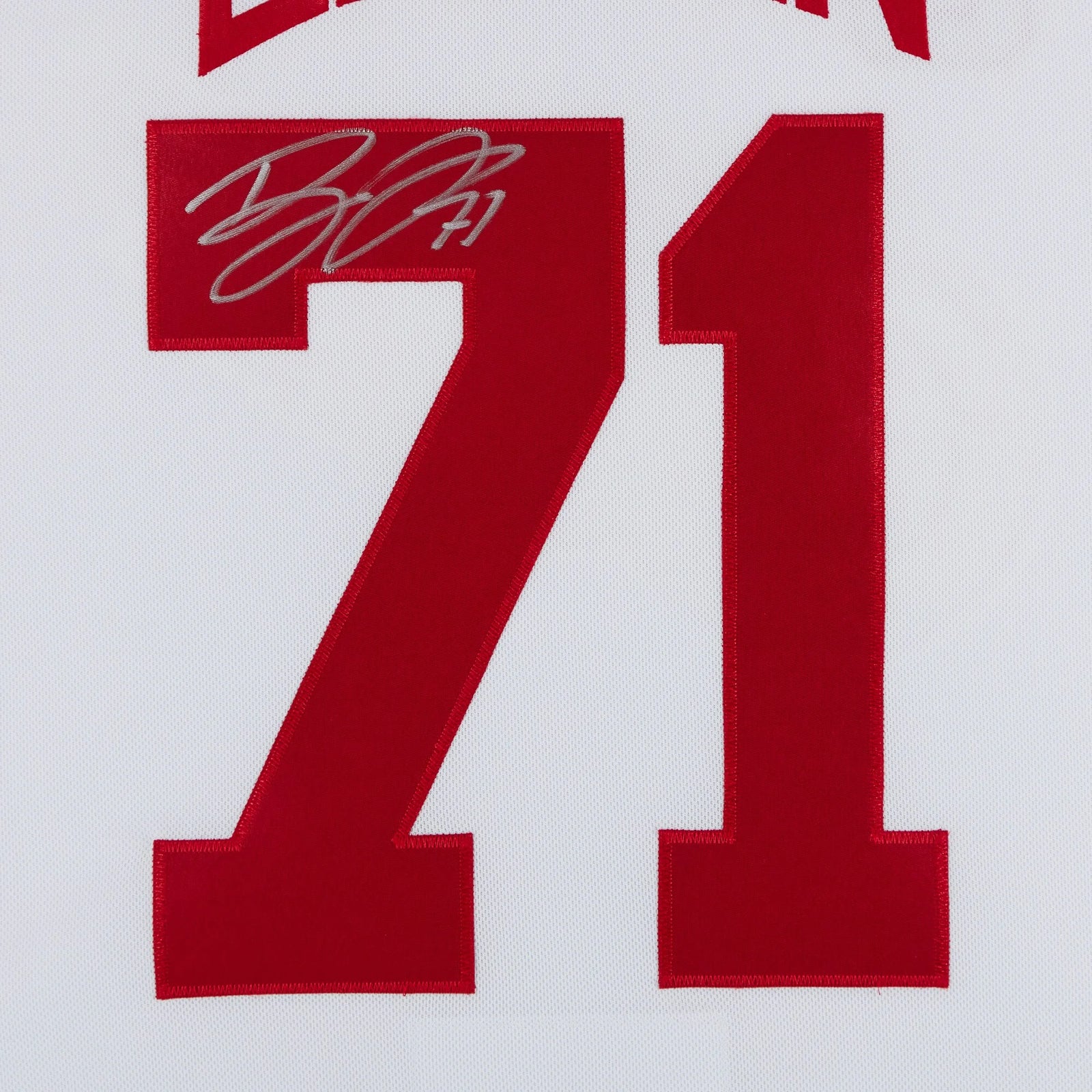 Dylan Larkin Signed Detroit Red Wings White Jersey | Authenticated