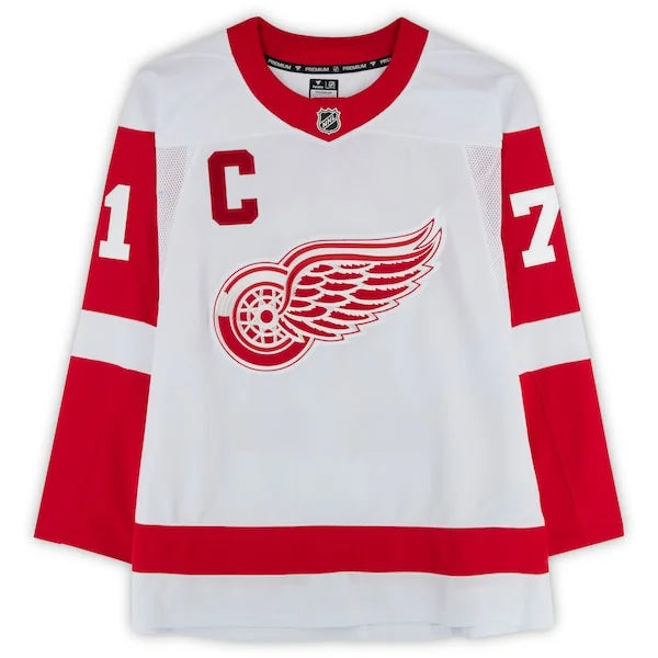 Dylan Larkin Signed Detroit Red Wings White Jersey | Authenticated