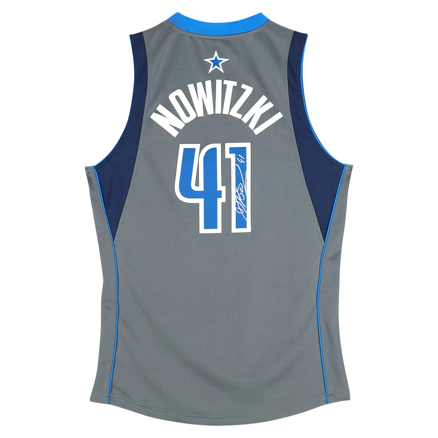 Dirk Nowitzki Signed Dallas Mavericks Grey Jersey | 2003 Alternate