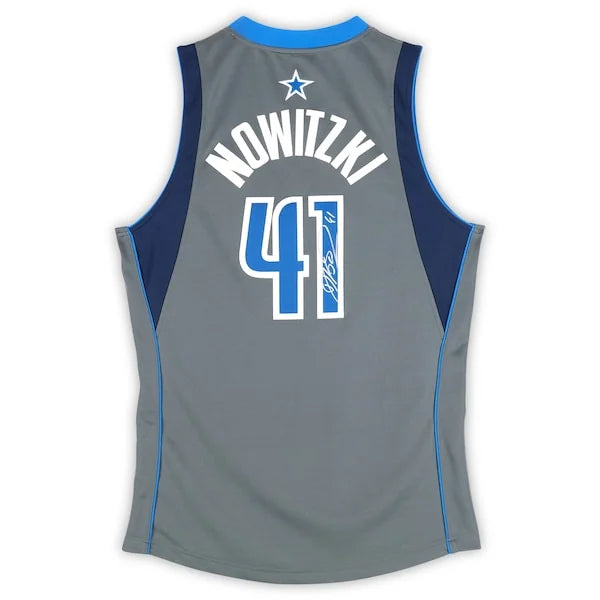 Dirk Nowitzki Signed Dallas Mavericks Grey Jersey | 2003 Alternate