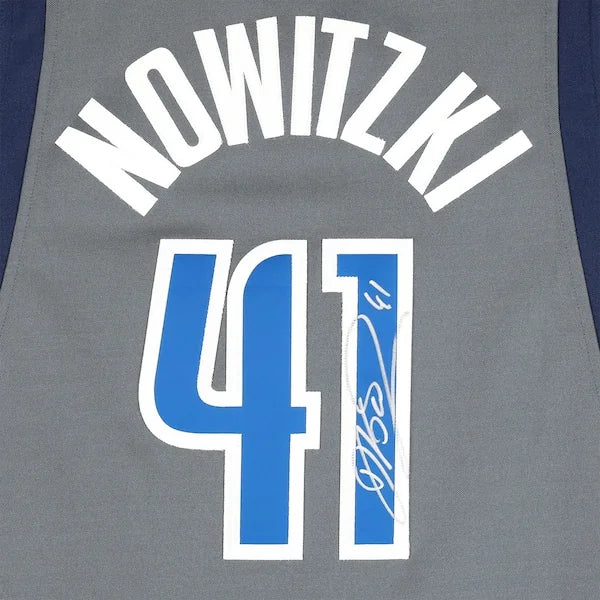 Dirk Nowitzki Signed Dallas Mavericks Grey Jersey | 2003 Alternate