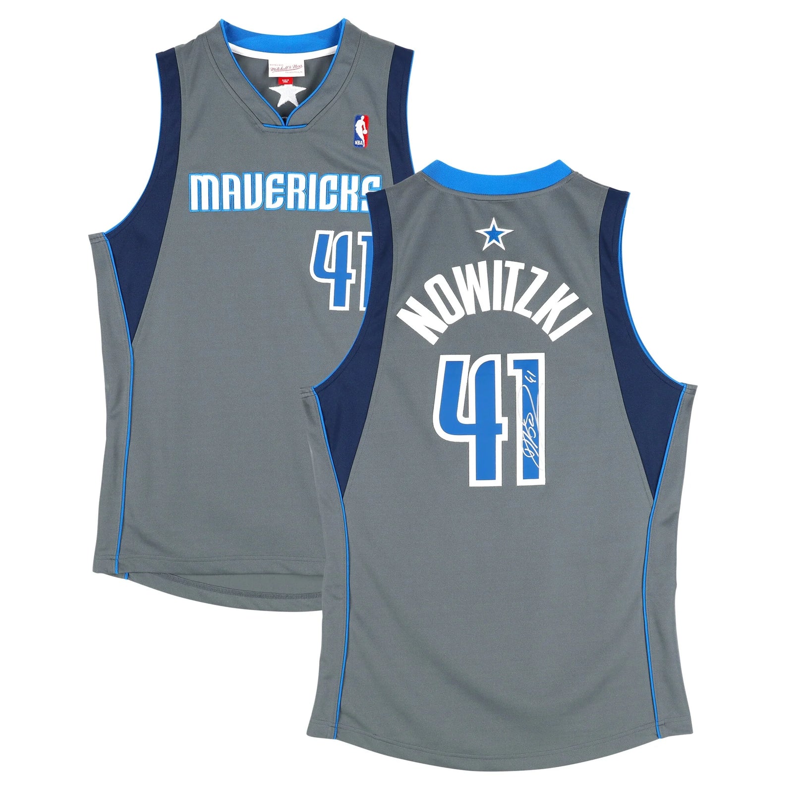 Dirk Nowitzki Signed Dallas Mavericks Grey Jersey | 2003 Alternate