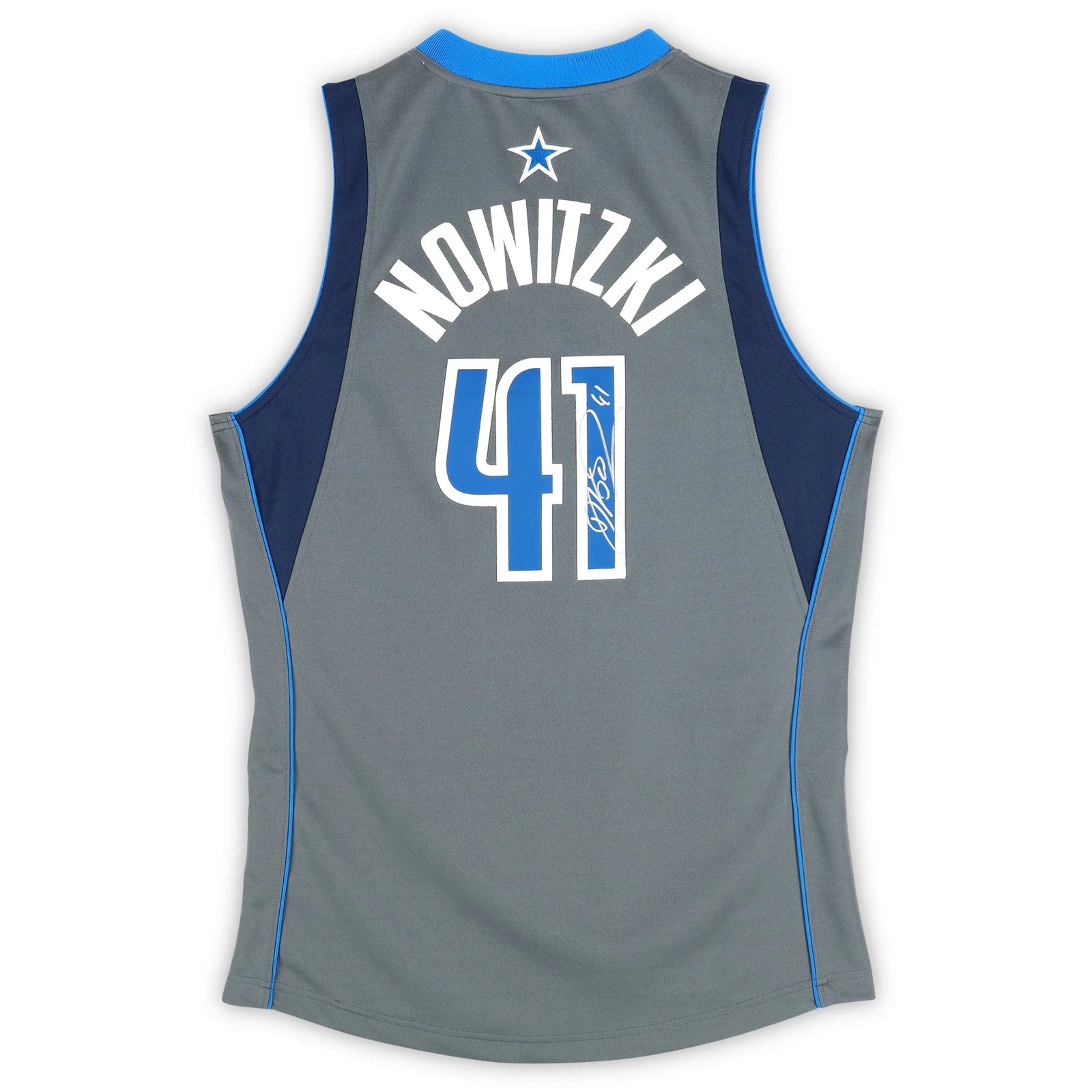 Dirk Nowitzki Signed Dallas Mavericks Grey Jersey | 2003 Alternate