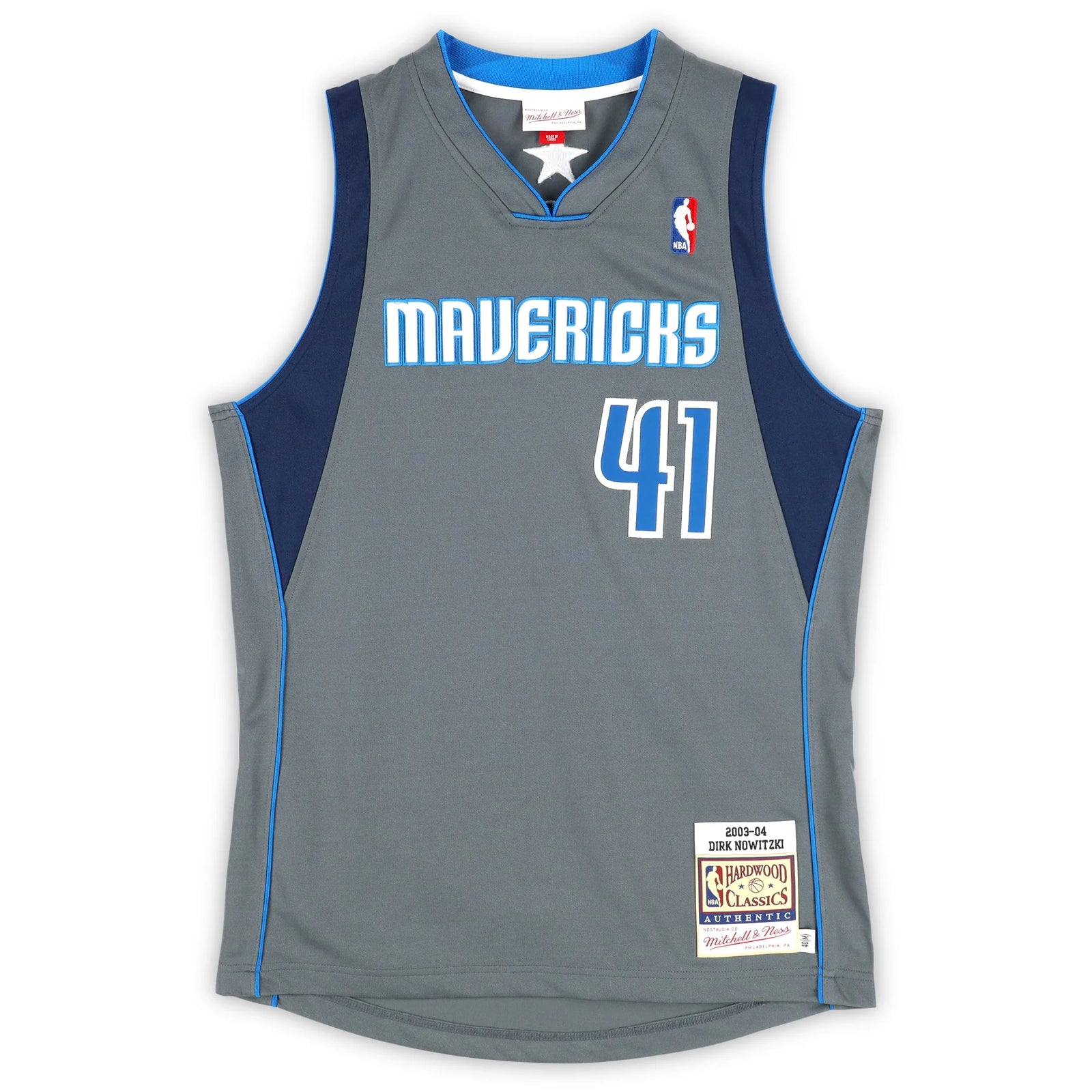 Dirk Nowitzki Signed Dallas Mavericks Grey Jersey | 2003 Alternate