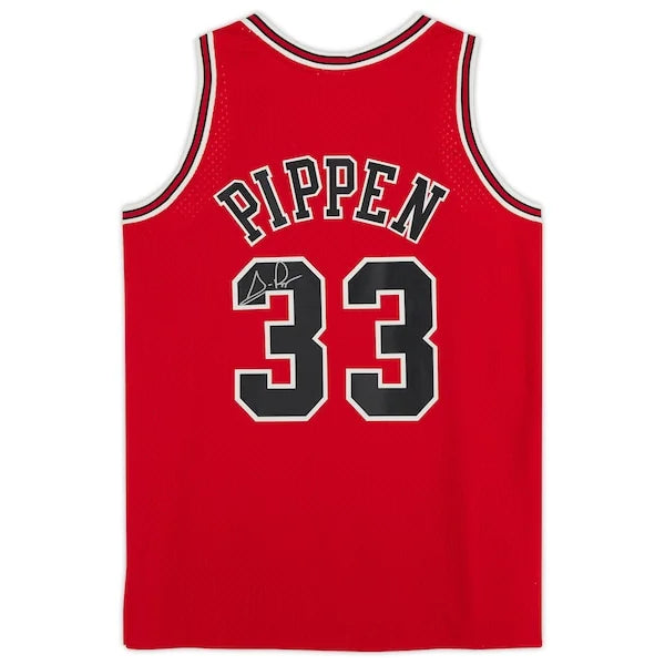 Scottie Pippen Signed Chicago Bulls Jersey | Mitchell & Ness 1997-1998