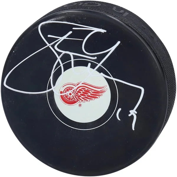 Steve Yzerman Signed Detroit Red Wings Hockey Puck | Team Logo | WPUCKYZ0007