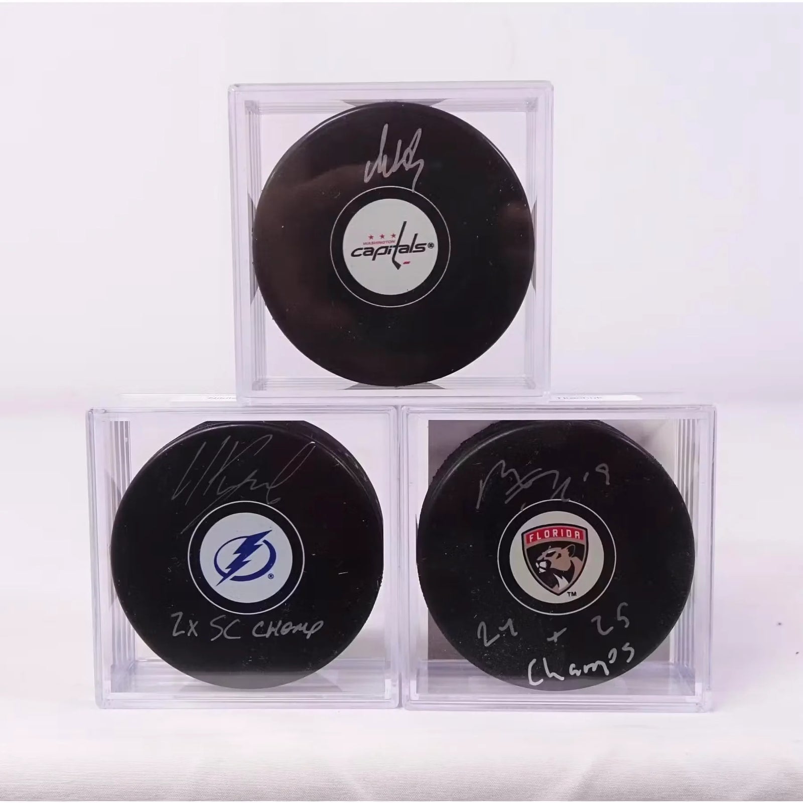 2025-26 Hit Parade Autographed Elite Hockey Puck Series 19 Hobby 10-Box Case