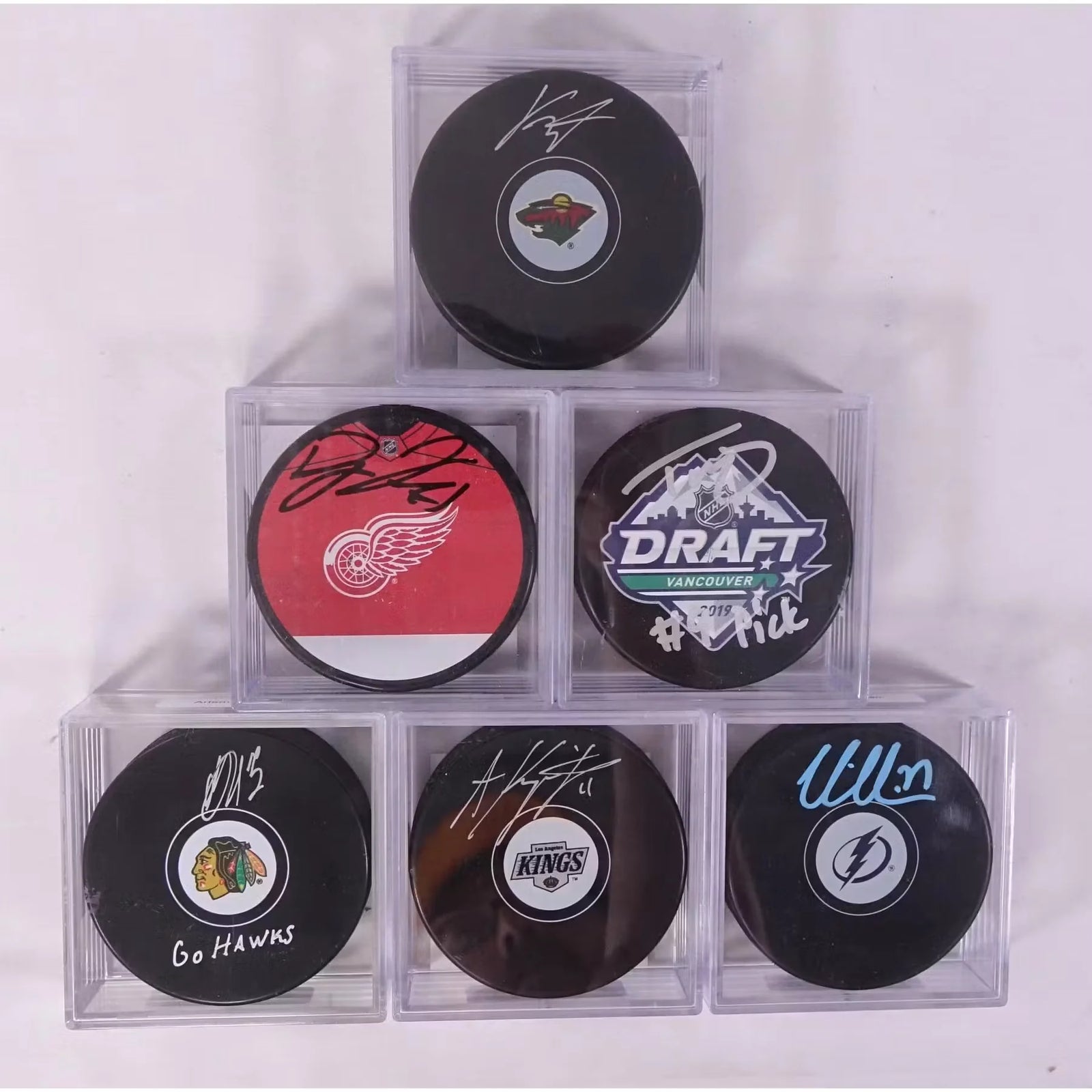2025-26 Hit Parade Autographed Elite Hockey Puck Series 16 Hobby 10-Box Case