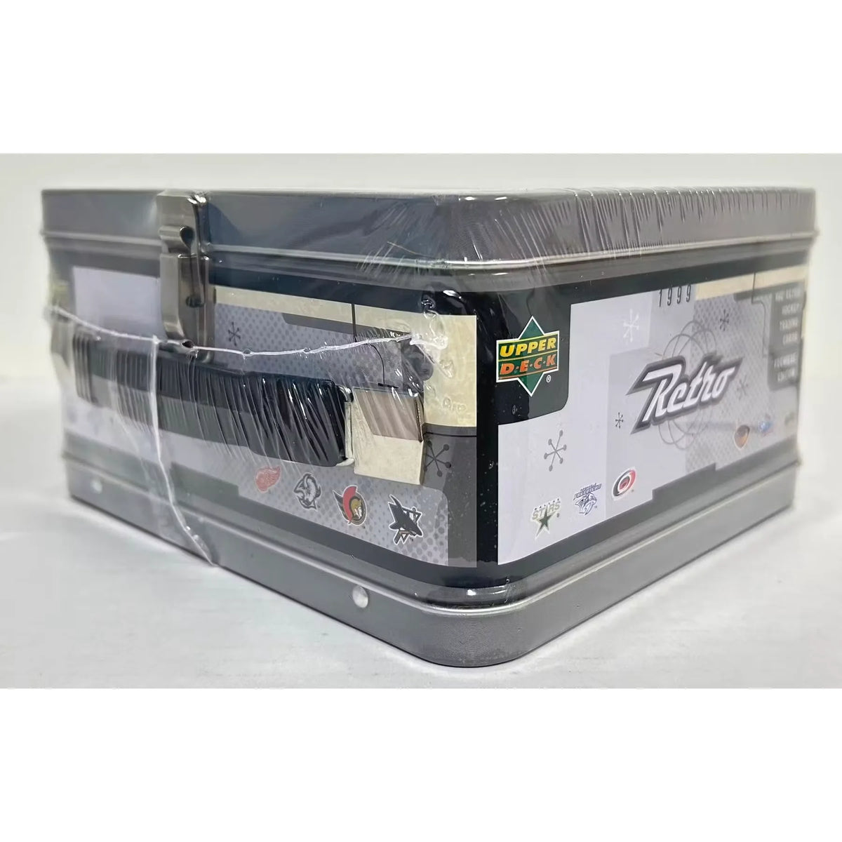 1999-00 Upper Deck Retro Hockey Hobby Box (Ships Sealed Only) | P5418372