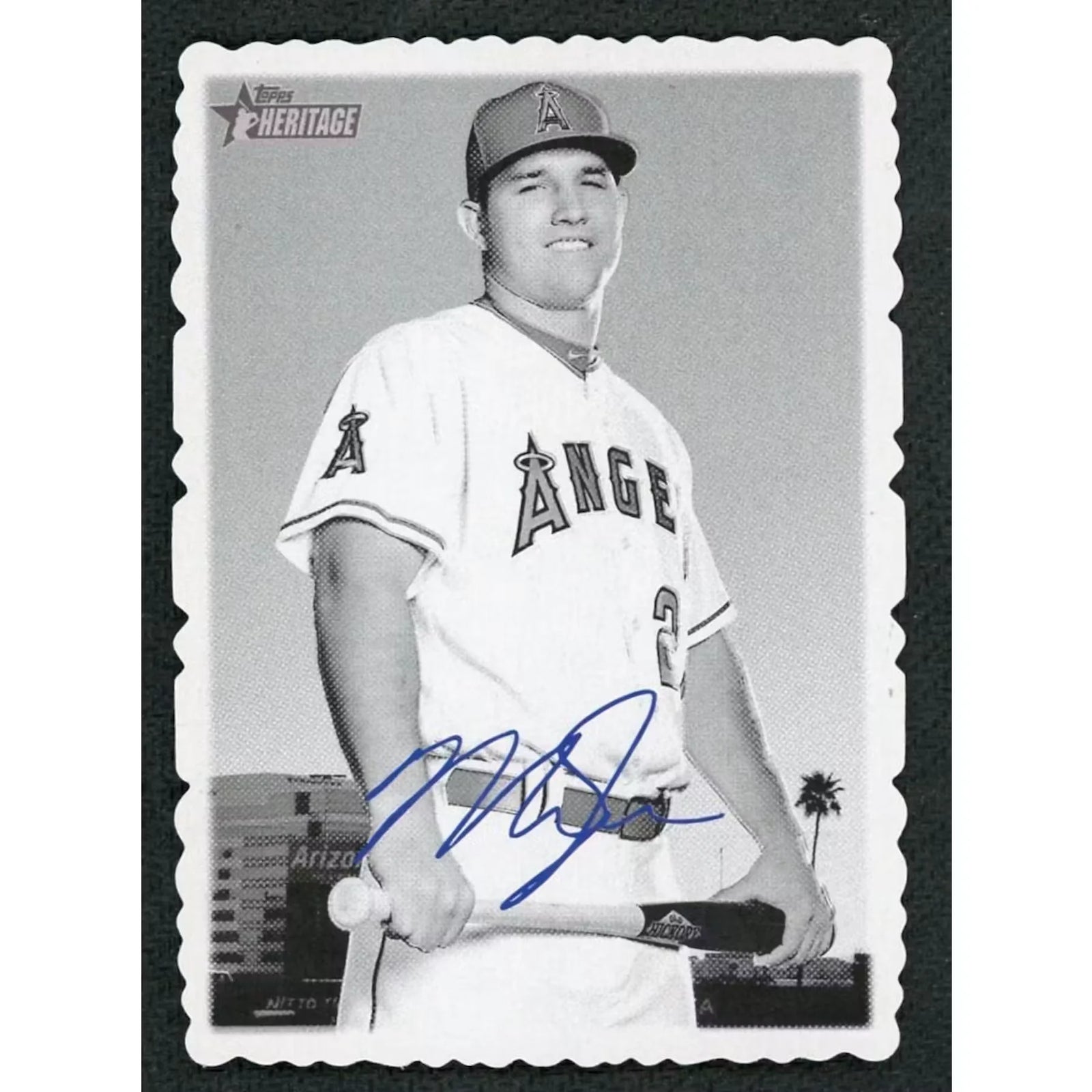 Mike Trout Signed 2018 Topps Heritage Image Variation Card