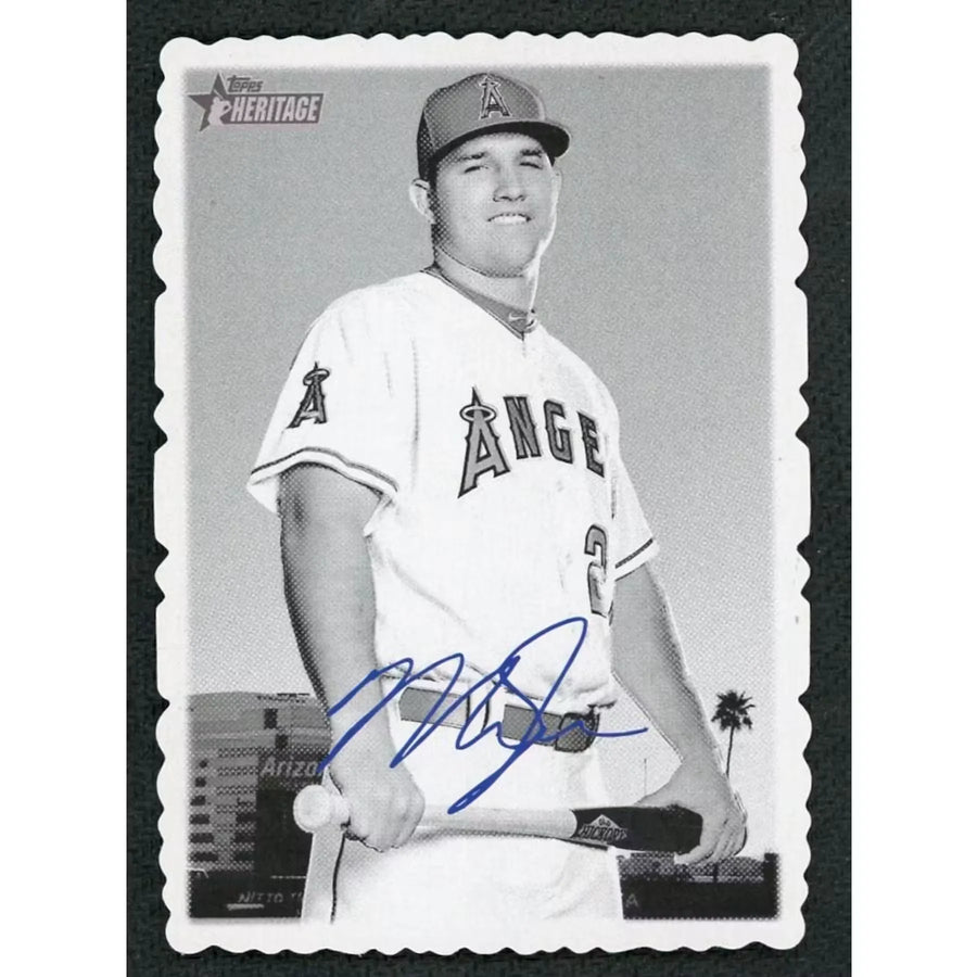 Mike Trout Signed 2018 Topps Heritage Image Variation Card