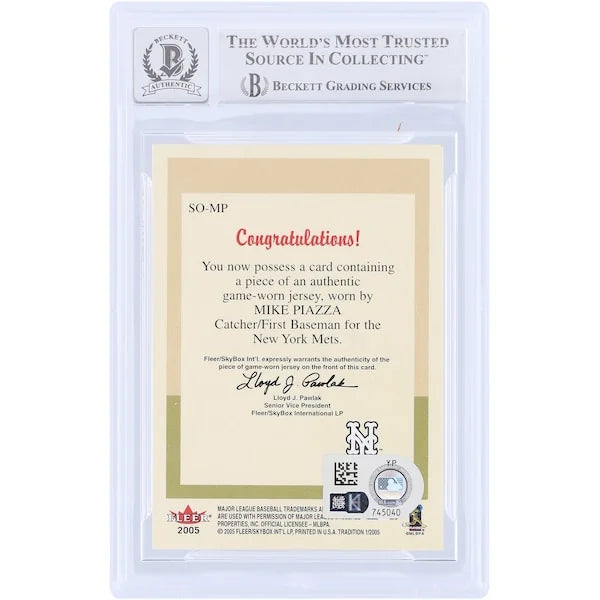 Mike Piazza Signed 2005 Fleer Tradition Stand Outs Card | Beckett Authenticated